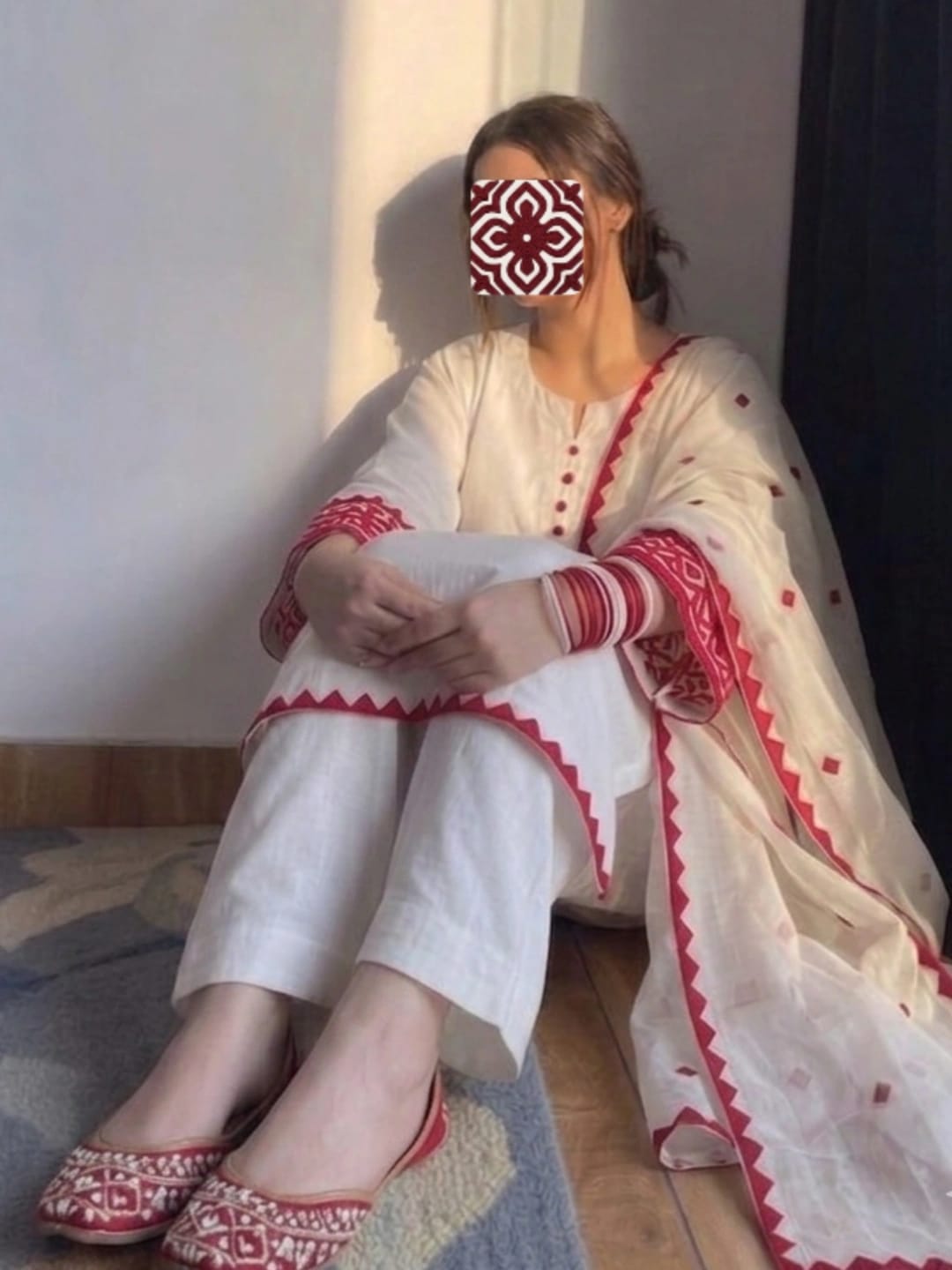 Husn - Gul e Hajra